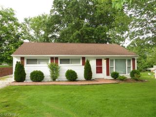 9875 Crestwood Dr, Twinsburg, OH 44087-1202