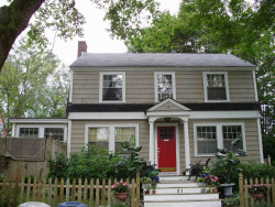 21 Central Ter, Newton, MA 02466-2304