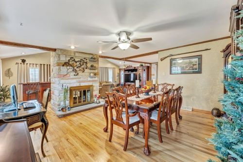 101 Lee Ridge Dr, Moon Twp, PA 15108-1133