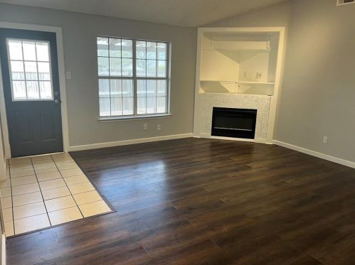 652 Blueberry Hill Ln, Midlothian TX  76063-3600 exterior