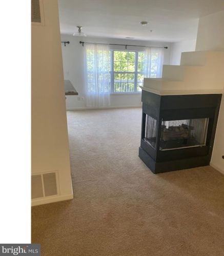 1923 Crescent Park Dr, Herndon, VA 20190-3291
