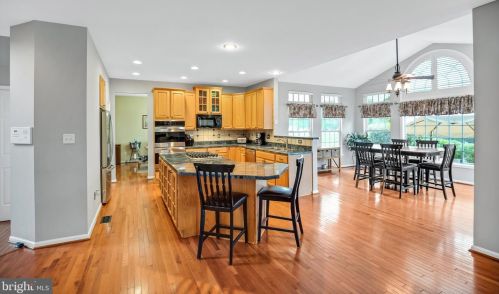 26 Kristen Ln, West Deptford NJ  08051-1672 exterior