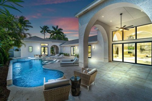 16510 Senterra Dr, Delray Beach FL  33484-6985 exterior