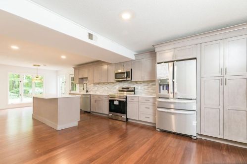 11 Oldham Rd, Raymond NH  03077-1609 exterior