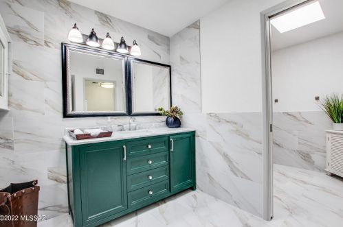 7204 Camino Vecino, Tucson AZ 85715-3418 exterior