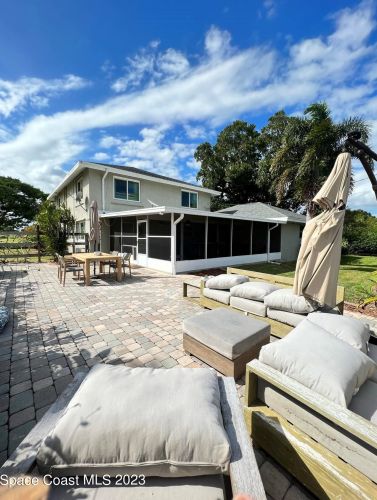 6900 84th Ave, Vero Beach FL  32967-4000 exterior