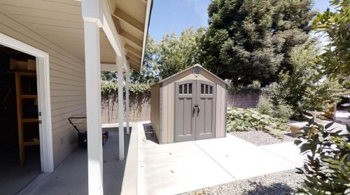 3960 Michelle Lynn Ct, Turlock CA  95382-8518 exterior