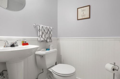 8474 17 Way, Saint Petersburg FL  33702-7235 exterior