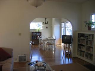 5217 Meridian Ave, Seattle WA  98103-6134 exterior