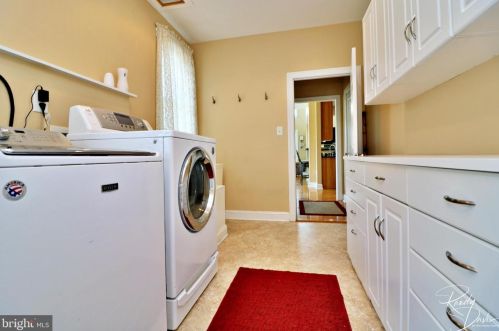 320 Stephen Ct, Charles Town WV  25414-4126 exterior