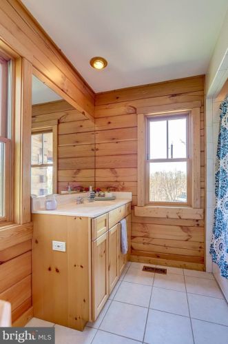 3714 Mountain Rd, Haymarket VA  20169-1739 exterior