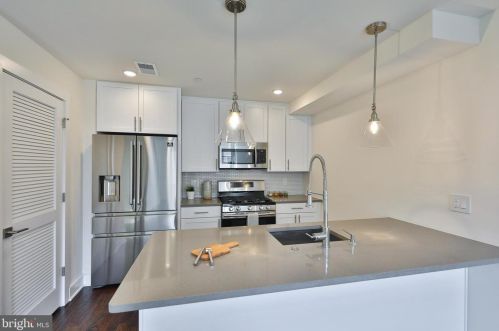 1104 2nd St, Philadelphia, PA 19123-1650