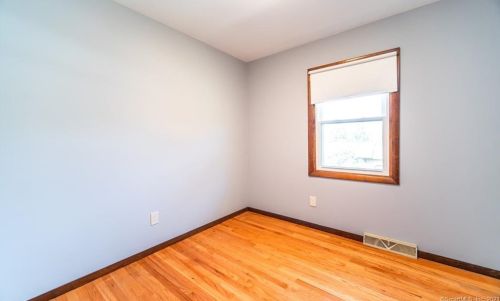 253 Oak Ridge Dr, Middletown CT  06457-1919 exterior