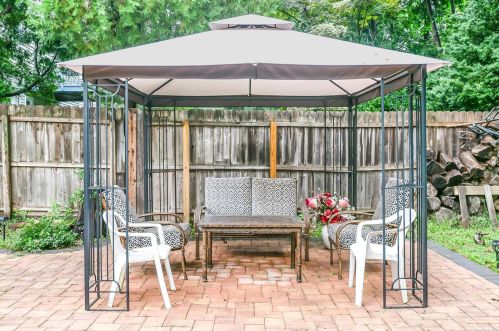 12 Prospect Dr, Huntington Station NY 11746-2920 exterior