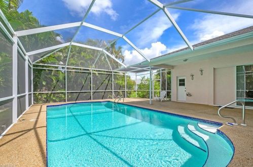 149 Palmetto Dunes Cir, Naples, FL 34113-7558