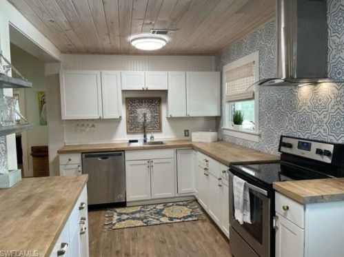 3567 Papaya St, Saint James City FL  33956-2572 exterior