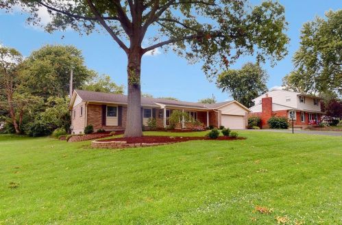 7277 Greenfield Dr, Cincinnati, OH 45224-1631