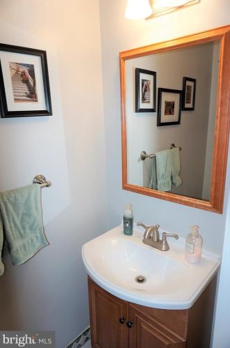 36 Catbird Ct, Lawrence Township NJ  08648-2045 exterior