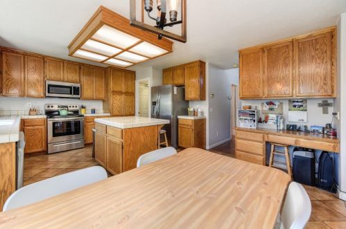 8229 Oakbriar Cir, Elk Grove CA  95758-7900 exterior