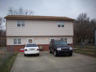 1379 Parkside Dr, Junction City KS  66441-4618 exterior