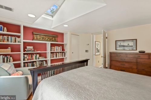 4600 Asbury Pl, Washington DC 20016-4326 exterior