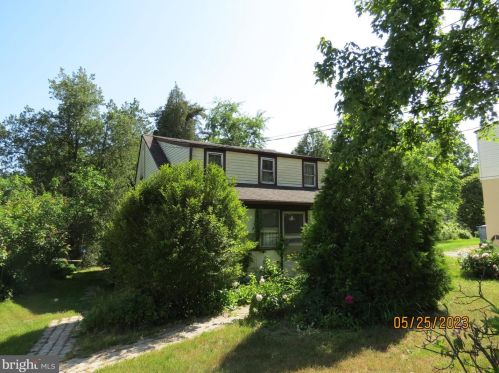 106 Kiamensi Rd, Wilmington, DE 19804-2910