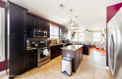 386 Hopedale Dr, Berkeley Township NJ  08721-2781 exterior