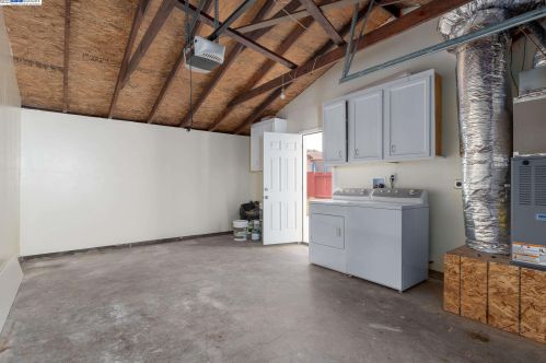 688 School St, West Pittsburg CA  94565-3940 exterior