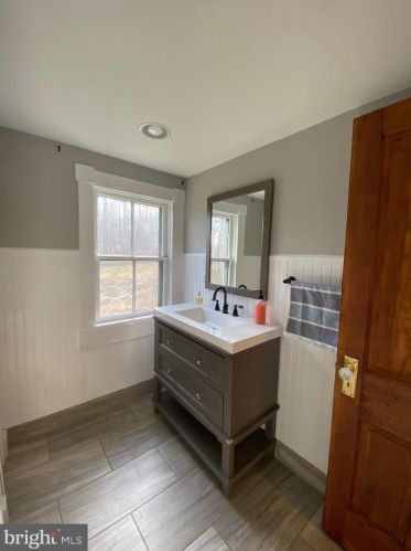 13413 Mountain Rd, Lovettsville VA  20180-2816 exterior