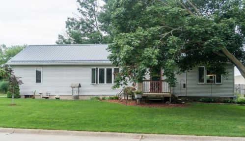 237 3rd Ave, Alburnett, IA 52202-7705