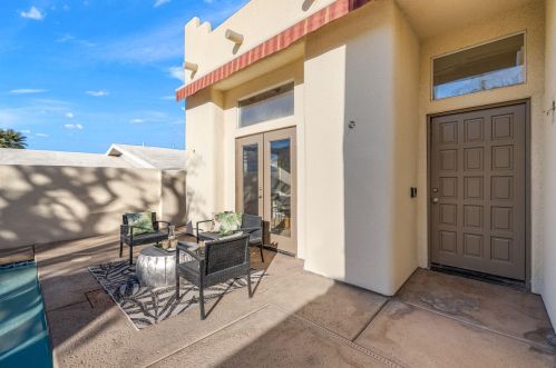 54450 Avenida Alvarado, La Quinta CA  92253-3690 exterior