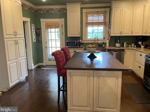 3756 Withers Larue Rd, Charles Town WV  25414-5425 exterior