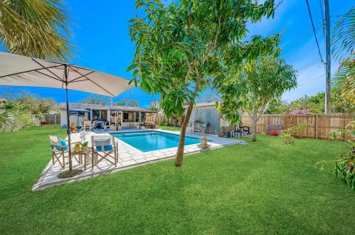 341 3rd St, Boca Raton, FL 33432-4017