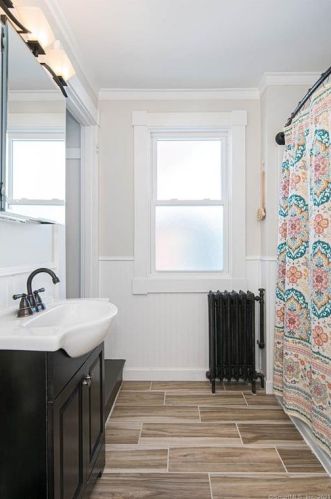 42 Merriman St, Bristol CT  06010-5042 exterior