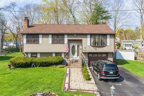 25 Hazard St, Brockton, MA 02301-4821