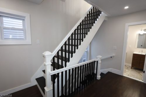 1045 Hunterdon St, Newark NJ  07112-2412 exterior