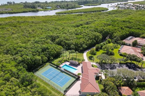 9979 Osprey Pointe Dr, Hobe Sound FL  33455-3023 exterior