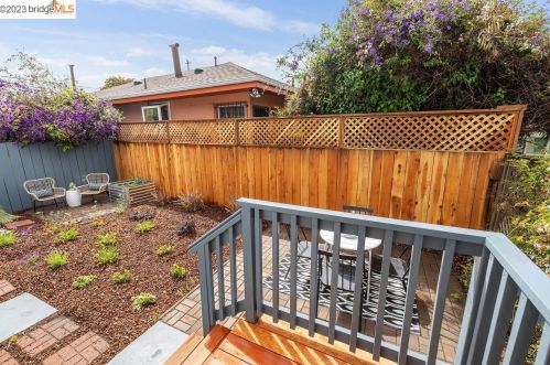 409 45th St, Oakland CA  94609-2124 exterior