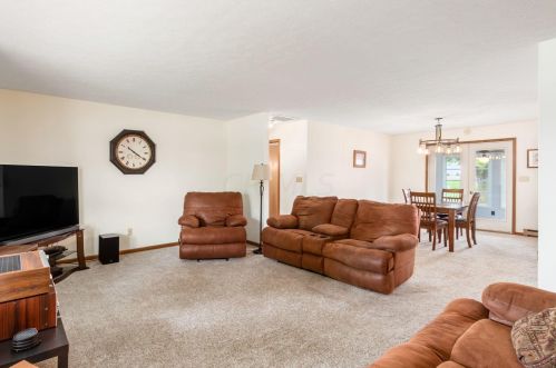 391 Waverly Ave, Washington Ch OH  43160-2464 exterior