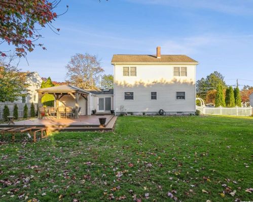 50 Avenue B, San Remo NY  11754-2505 exterior