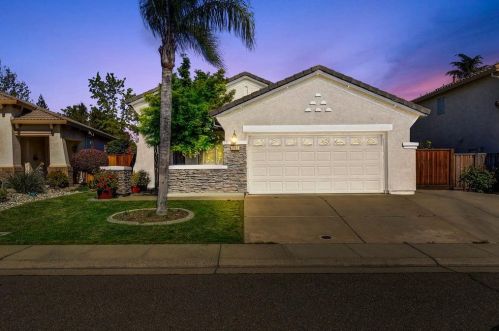 392 Illsley Way, Folsom CA  95630-8427 exterior