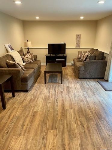 1 Parkside Dr, Airmont NY  10901-7601 exterior