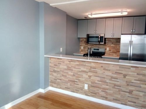 327 Admiral Ln, Bronx, NY 10473-2444