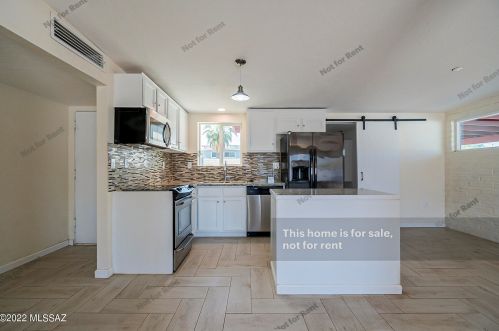 8217 19th St, Tucson AZ  85710-5915 exterior