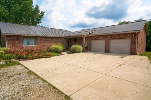 9015 Cochran Rd, Williamsport, OH 43164-9741