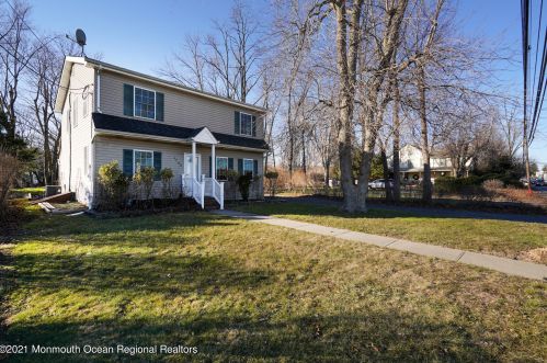 1749 New Bedford Rd, Belmar, NJ 07719-3739