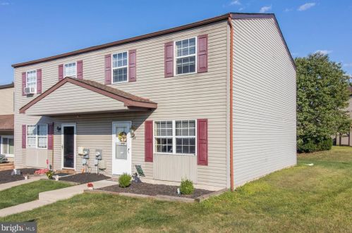 64 Pennypacker Dr, Collegeville, PA 19473-1048