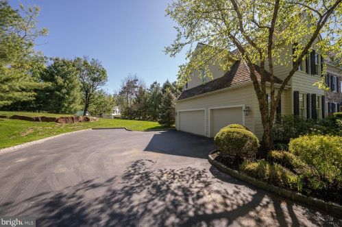 315 Blackburn Dr, Berwyn PA  19312-2801 exterior