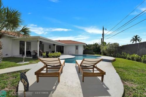 518 Sunshine Dr, Delray Beach FL  33444-1719 exterior