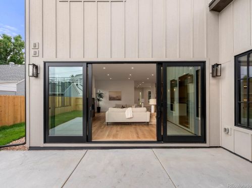 1060 Steele St, Denver CO  80206-3420 exterior